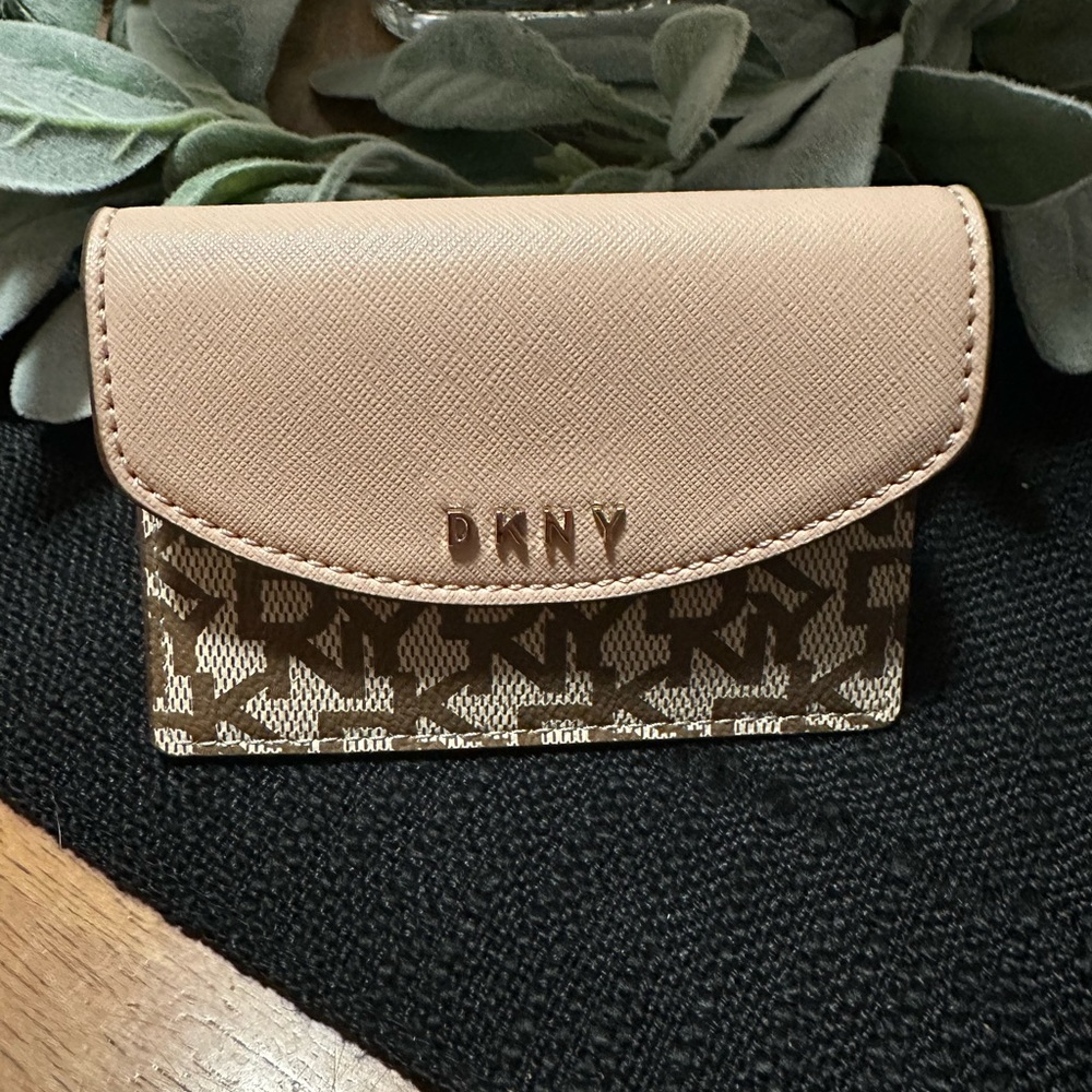 DKNY slim card holder NWOT